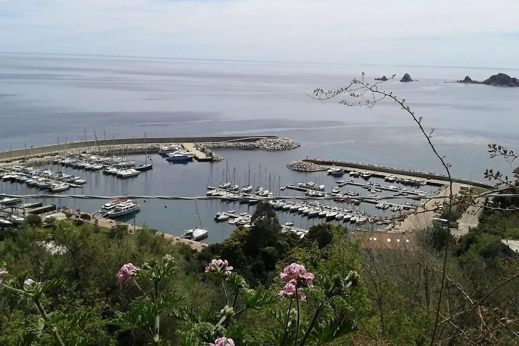 Meraviglioso Appartamento Sul Porto Santa Maria Navarrese Italia