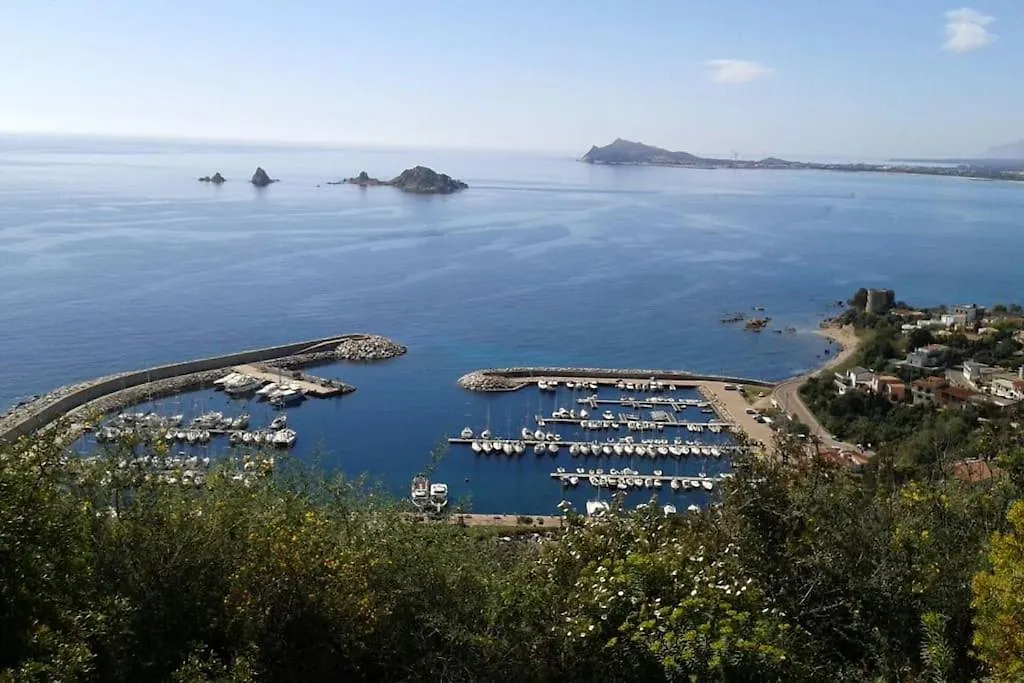 Meraviglioso Appartamento Sul Porto Santa Maria Navarrese Italy